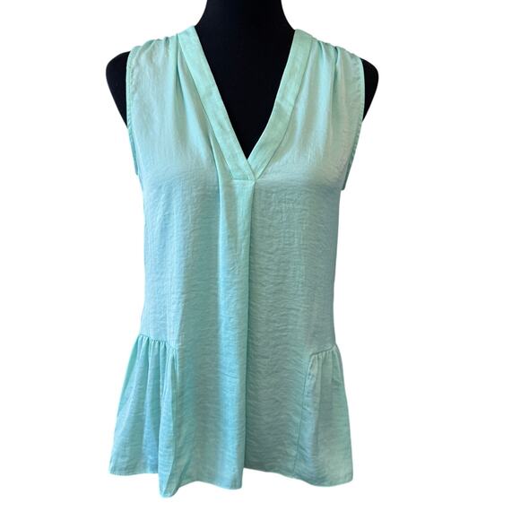 NEW VINCE CAMUTO Women's Crystal Lake V-Neck Peplum Top Size XS - Picture 2 of 6